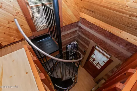 Entry Way - 151 Pinewood Dr, Murphy, NC 28906 photo 5 of 6