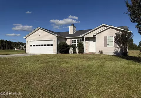 105 Starkys Creek Ct, Maysville, NC 28555