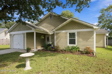 418 Red Fox Trl, Newport, NC 28570
