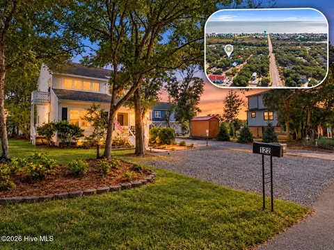 122 SE 2nd St, Oak Island, NC 28465