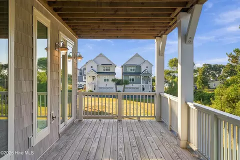 Exterior - 52 Pier View Ct, Hampstead, NC 28443 photo 3 of 8