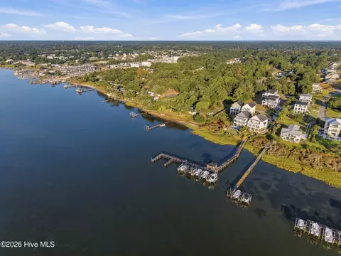 View/Area - 52 Pier View Ct, Hampstead, NC 28443 photo 6 of 9