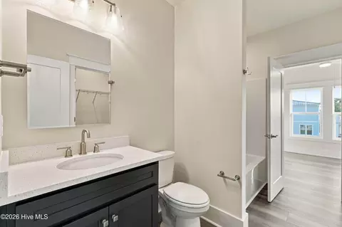 Bath - 52 Pier View Ct, Hampstead, NC 28443 photo 5 of 8
