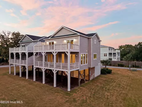 Exterior - 52 Pier View Ct, Hampstead, NC 28443 photo 1 of 8