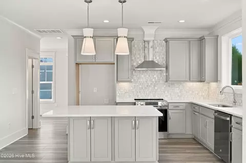 Kitchen - 52 Pier View Ct, Hampstead, NC 28443 photo 6 of 7