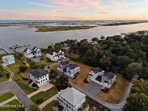 View/Area - 52 Pier View Ct, Hampstead, NC 28443 photo 9 of 9