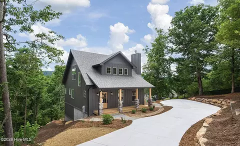 14 Yost St, Asheville, NC 28801