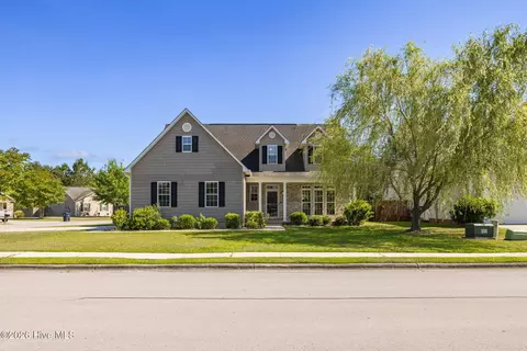300 Walkens Woods Ln, Jacksonville, NC 28546