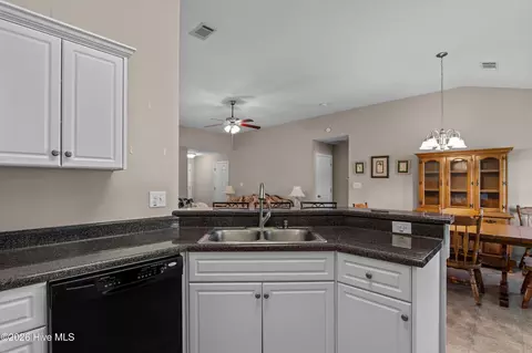 Kitchen - 208 Full Circle Dr, Evans, GA 30809 photo 4 of 5