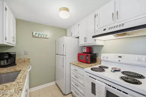 Kitchen - 10 Pine Tree Rd # 211, Pinehurst, NC 28374 photo 2 of 2
