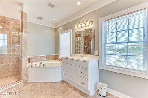 Bath - 1108 Hickman Rd, Augusta, GA 30904 photo 3 of 5