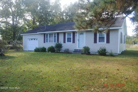517 Waters Rd, Jacksonville, NC 28546
