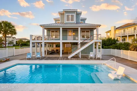 108 Strawflower Dr, Holden Beach, NC 28462