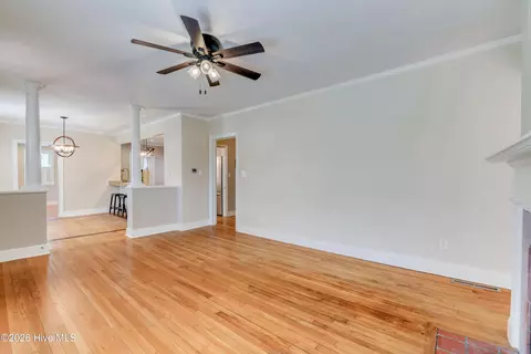 Living - 3011 Fox Spring Rd, Augusta, GA 30909 photo 2 of 10