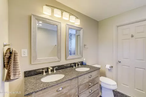 Bath - 3011 Fox Spring Rd, Augusta, GA 30909 photo 3 of 6