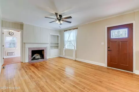 Living - 3011 Fox Spring Rd, Augusta, GA 30909 photo 4 of 10