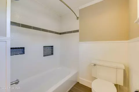 Bath - 3011 Fox Spring Rd, Augusta, GA 30909 photo 6 of 6