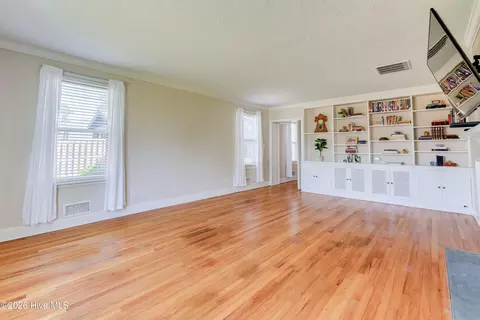 Living - 3011 Fox Spring Rd, Augusta, GA 30909 photo 8 of 10