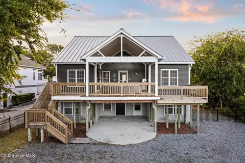 Exterior - 1017 Mallard Bay Rd, Hampstead, NC 28443 photo 1 of 5