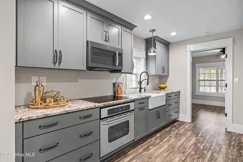 Kitchen - 1017 Mallard Bay Rd, Hampstead, NC 28443 photo 7 of 7