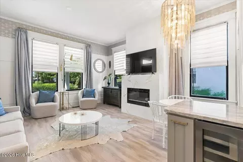 Living - 227 Greene St, Augusta, GA 30901 photo 1 of 10