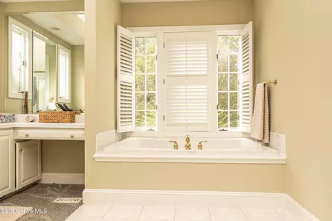 Bath - 1285 Bear Grass Rd, Williamston, NC 27892 photo 2 of 5