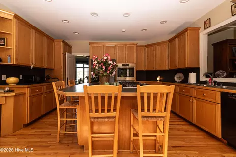 Kitchen - 1285 Bear Grass Rd, Williamston, NC 27892 photo 2 of 3