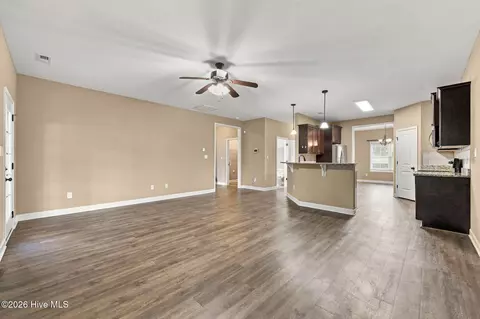 Living - 402 Kinroff Dr, Hubert, NC 28539 photo 2 of 4