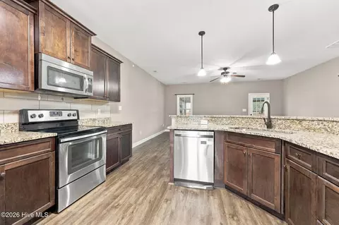 Kitchen - 402 Kinroff Dr, Hubert, NC 28539 photo 1 of 3