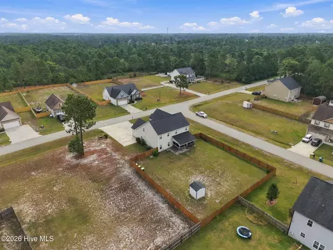 View/Area - 402 Kinroff Dr, Hubert, NC 28539 photo 8 of 14
