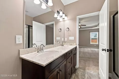 Bath - 402 Kinroff Dr, Hubert, NC 28539 photo 4 of 4