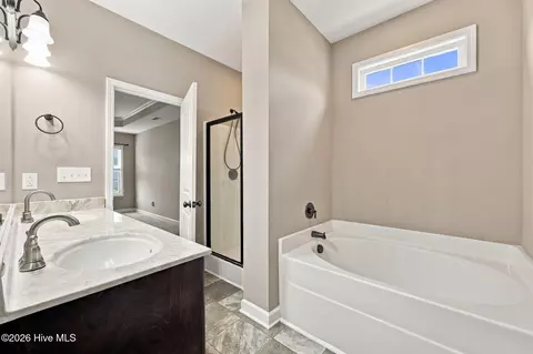 Bath - 402 Kinroff Dr, Hubert, NC 28539 photo 3 of 4