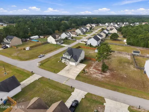 View/Area - 402 Kinroff Dr, Hubert, NC 28539 photo 13 of 14