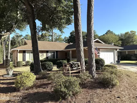 515 Fairway Dr W, Sunset Beach, NC 28468