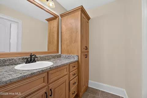 Bath - 4036 Dewaal St, Evans, GA 30809 photo 3 of 5