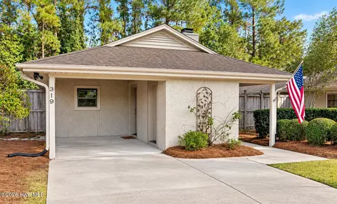 319 Halyard Ct, Wilmington, NC 28405