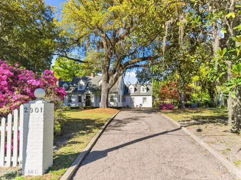2901 Oleander Dr, Wilmington, NC 28403