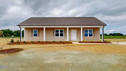 107 Berkeley Pl, Pikeville, NC 27863