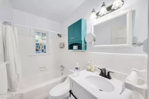 Bath - 6 Lee Ln, Weldon, NC 27890 photo 1 of 8