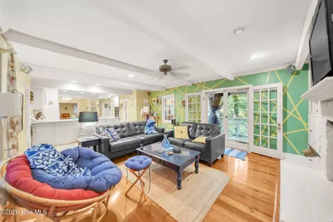 Living - 6 Lee Ln, Weldon, NC 27890 photo 2 of 2