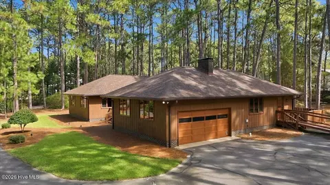 375 Swoope Dr, Southern Pines, NC 28387