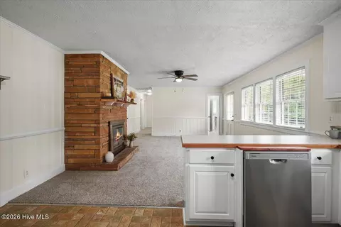 Living - 5730 Lamm Rd, Wilson, NC 27896 photo 3 of 4