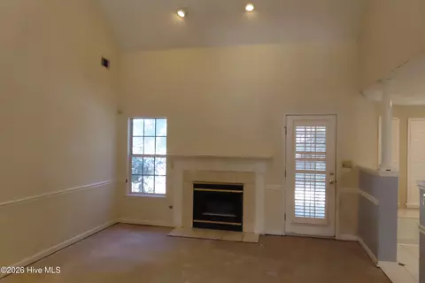 Living - 492 Granite Pt, Augusta, GA 30907 photo 1 of 3