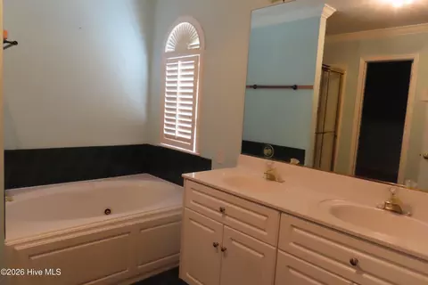 Bath - 492 Granite Pt, Augusta, GA 30907 photo 1 of 6