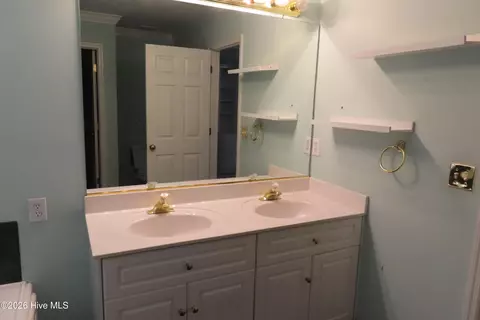 Bath - 492 Granite Pt, Augusta, GA 30907 photo 5 of 6