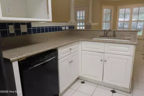 Kitchen - 492 Granite Pt, Augusta, GA 30907 photo 2 of 4