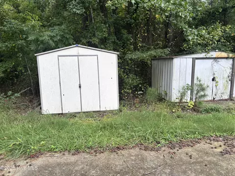 213 S Railroad St, Whitakers, NC 27891 photo 6