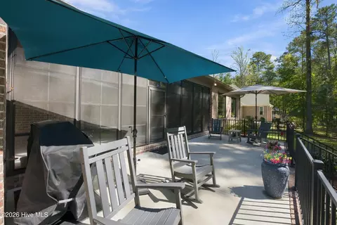 Exterior - 4557 Moss Bnd, New Bern, NC 28562 photo 6 of 11