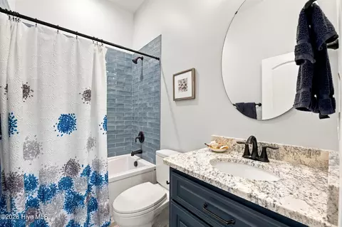 Bath - 4557 Moss Bnd, New Bern, NC 28562 photo 6 of 7