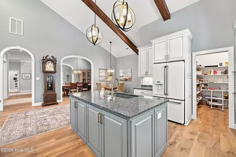 Kitchen - 4557 Moss Bnd, New Bern, NC 28562 photo 5 of 9